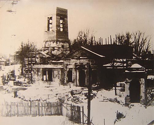 Так церковь выглядела в 1990 г.
