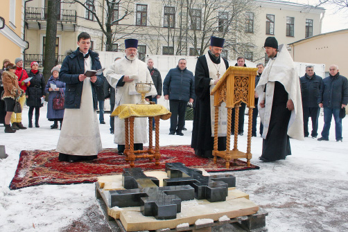 ОСВЯЩЕНИЕ надгробных крестов