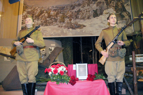 СОЛДАТЫ в карауле