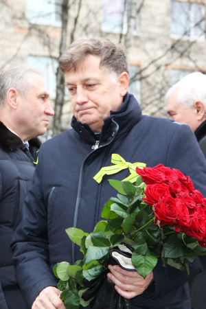 ЦВЕТЫ ОТ СПИКЕРА Санкт-Петербургского ЗАКСа В. С. Макарова