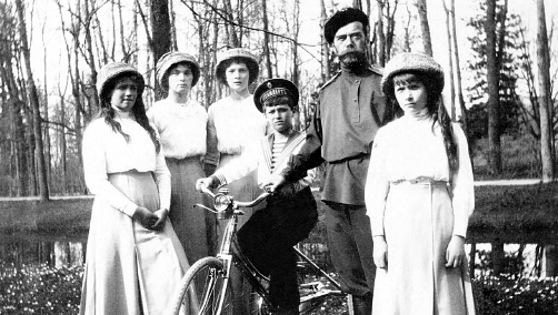 НИКОЛАЙ II и его благочестивое семейство