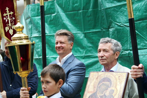 С М. Ю. СОКОЛОВЫМ во время крестного хода