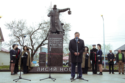 Пять лет назад в Лисьем Носу был открыт самый большой
памятник в Приморском районе