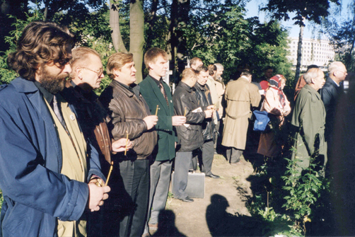 2 ноября 1997 г. Автор материала, Н. Жданов, четвёртый слева