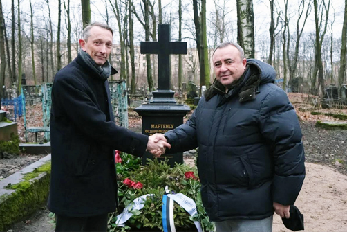 Благотворитель с генеральным консулом Эстонии
в Санкт-Петербурге Карлом Эриком Лаантеэ Рейнтамм